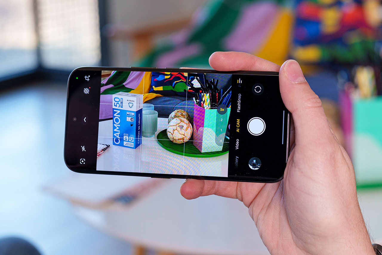Trên tay TECNO Camon 50 Ultra Camera