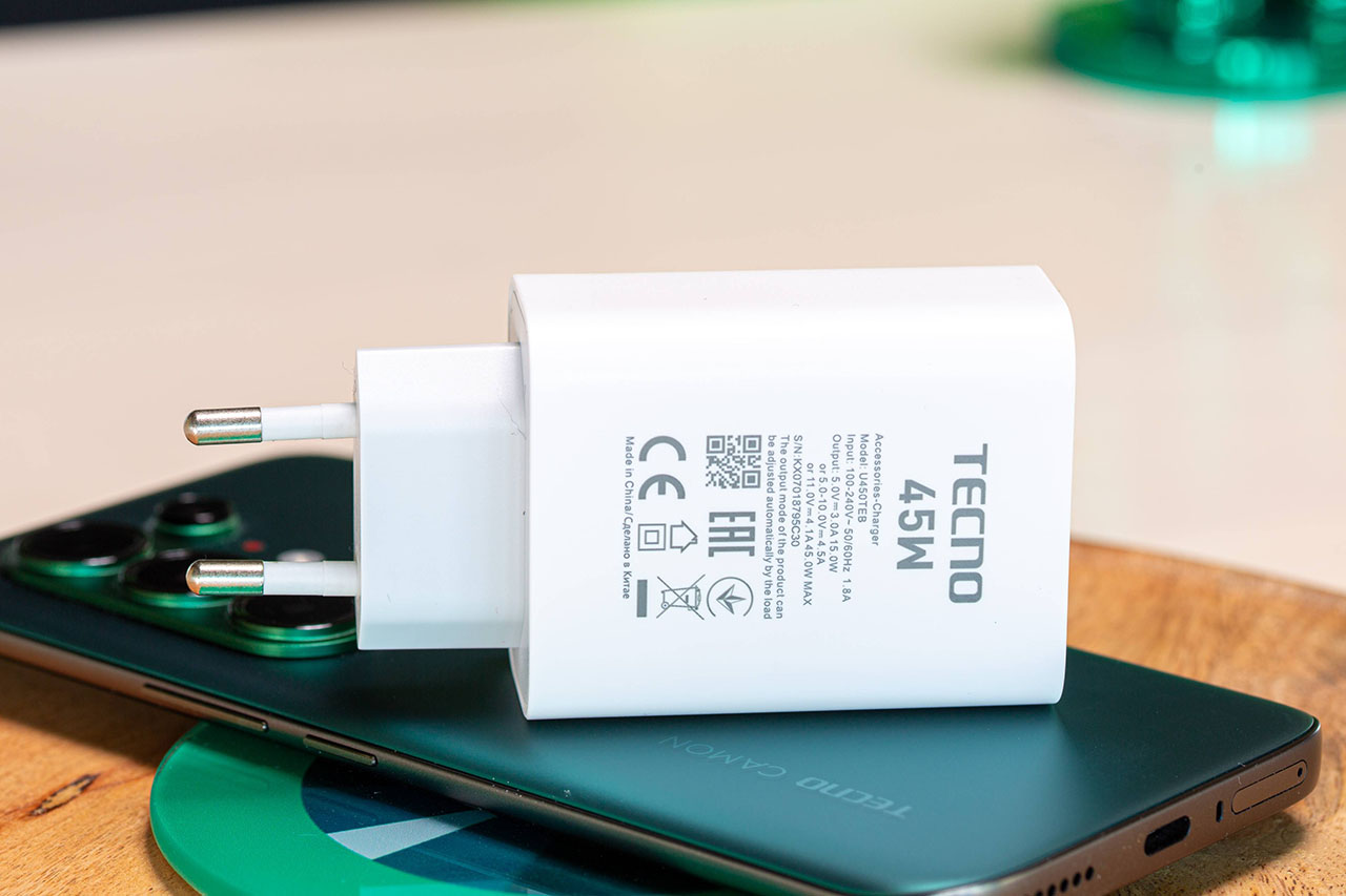 Trên tay TECNO Camon 50 Ultra Tốc độ sạc