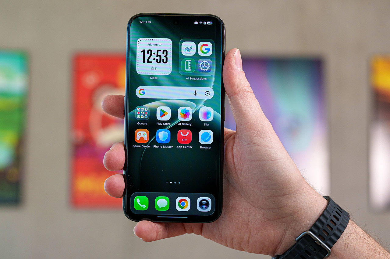 Trên tay TECNO Camon 50 Ultra Viền