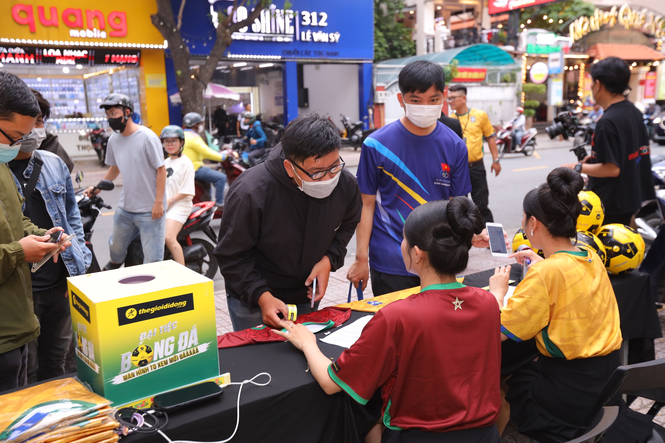 Đại tiệc bóng đá