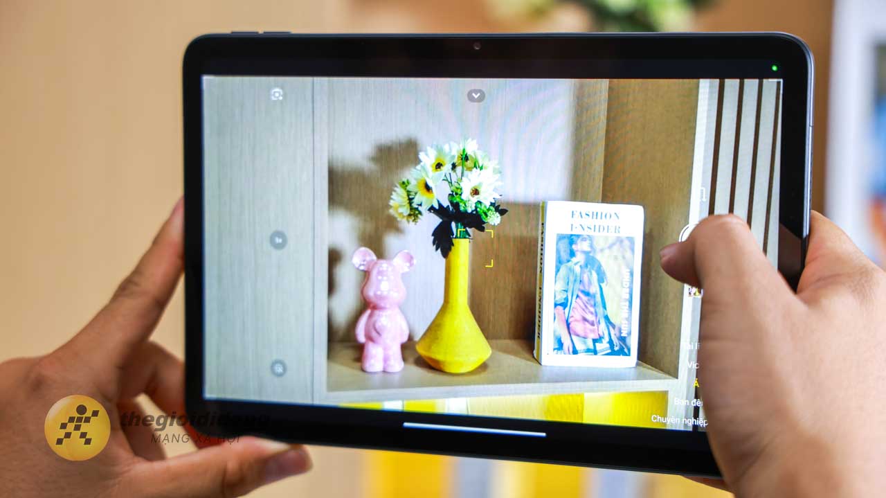 Trên tay Redmi Pad 2 9.7 inch: Thiết kế nhỏ gọn, Snapdragon 6s Gen 2 và pin 7.600 mAh