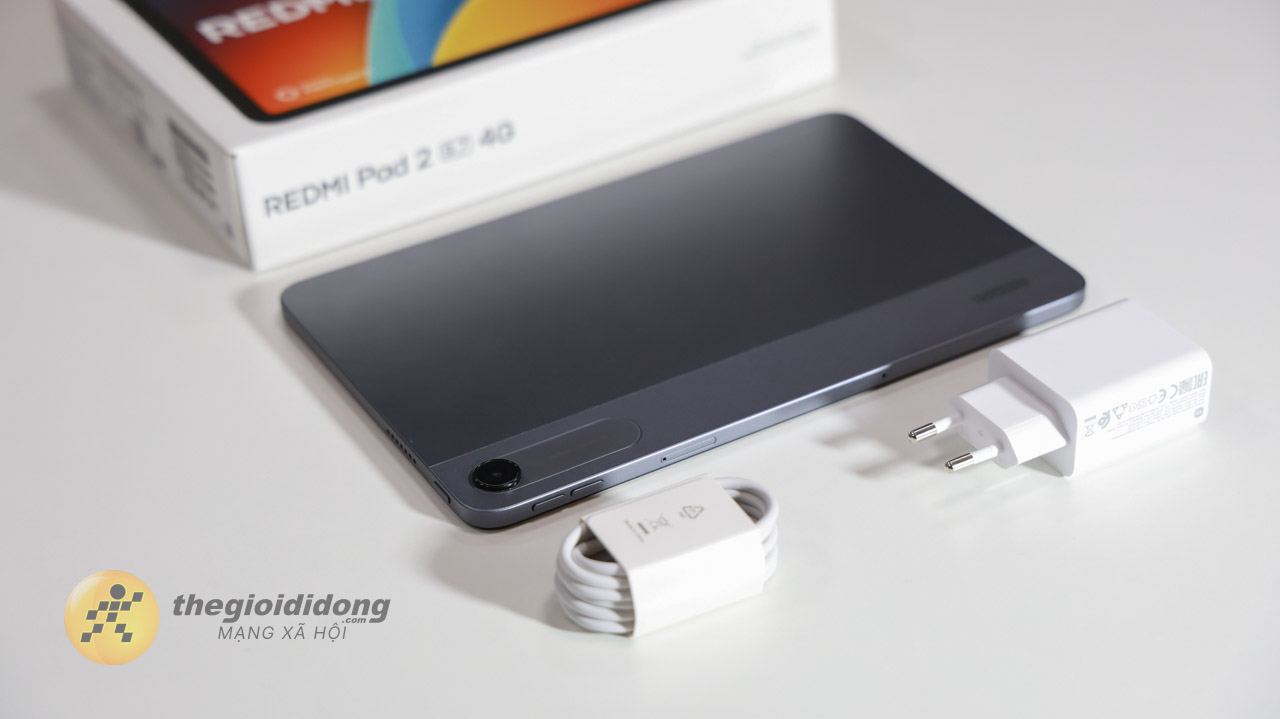 Trên tay Redmi Pad 2 9.7 inch: Thiết kế nhỏ gọn, Snapdragon 6s Gen 2 và pin 7.600 mAh
