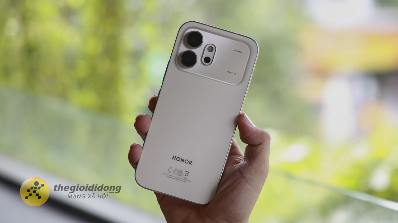 HONOR 600