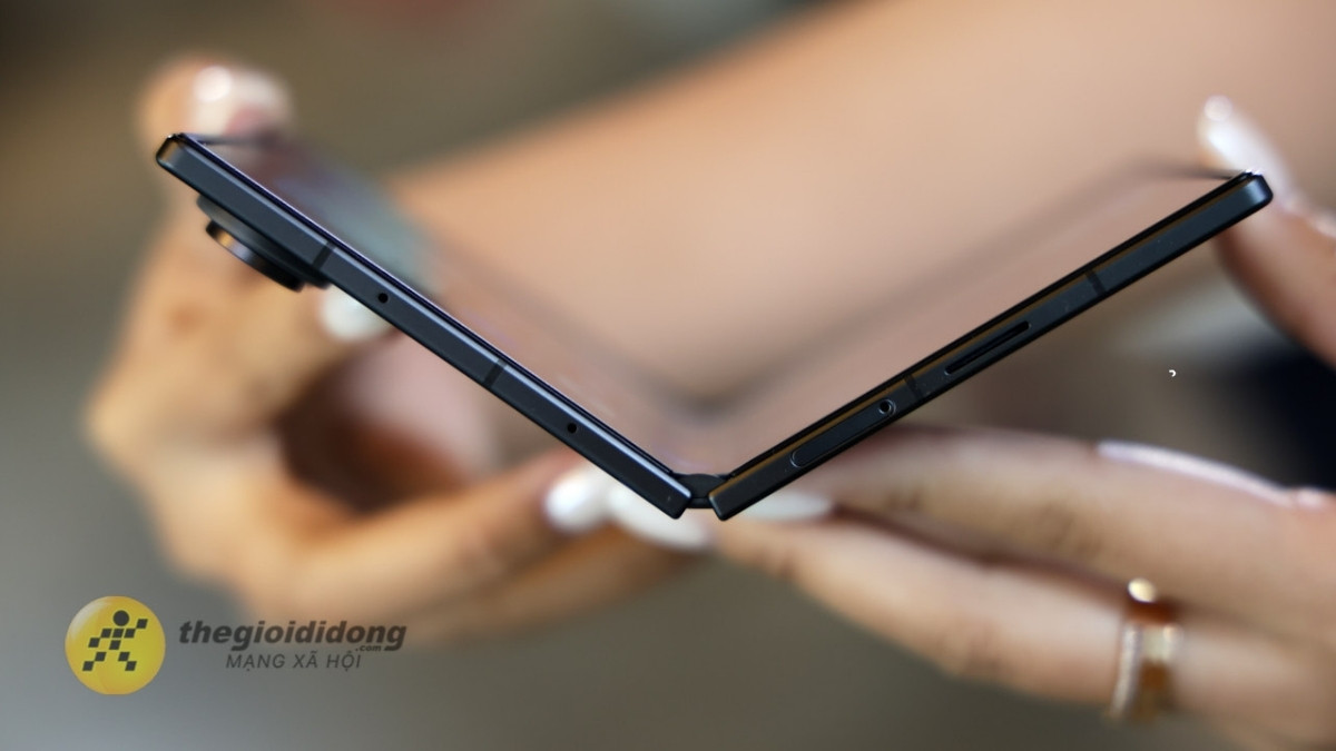 Flex Titanium lần đầu tiên trên dòng Galaxy Z Fold 8 Flex Titanium lần đầu tiên trên dòng Galaxy Z Fold 8