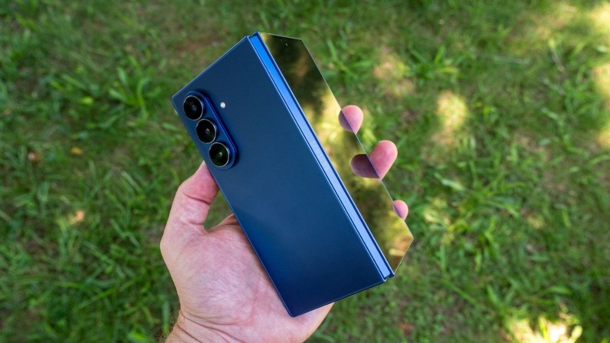 Samsung Galaxy Z Fold 8 (Bản truyền thống) - Hình minh hoạ Samsung Galaxy Z Fold 8 (Bản truyền thống) - Hình minh hoạ