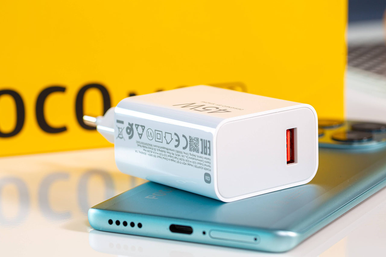 Trên tay POCO M8 5G Tốc độ sạc