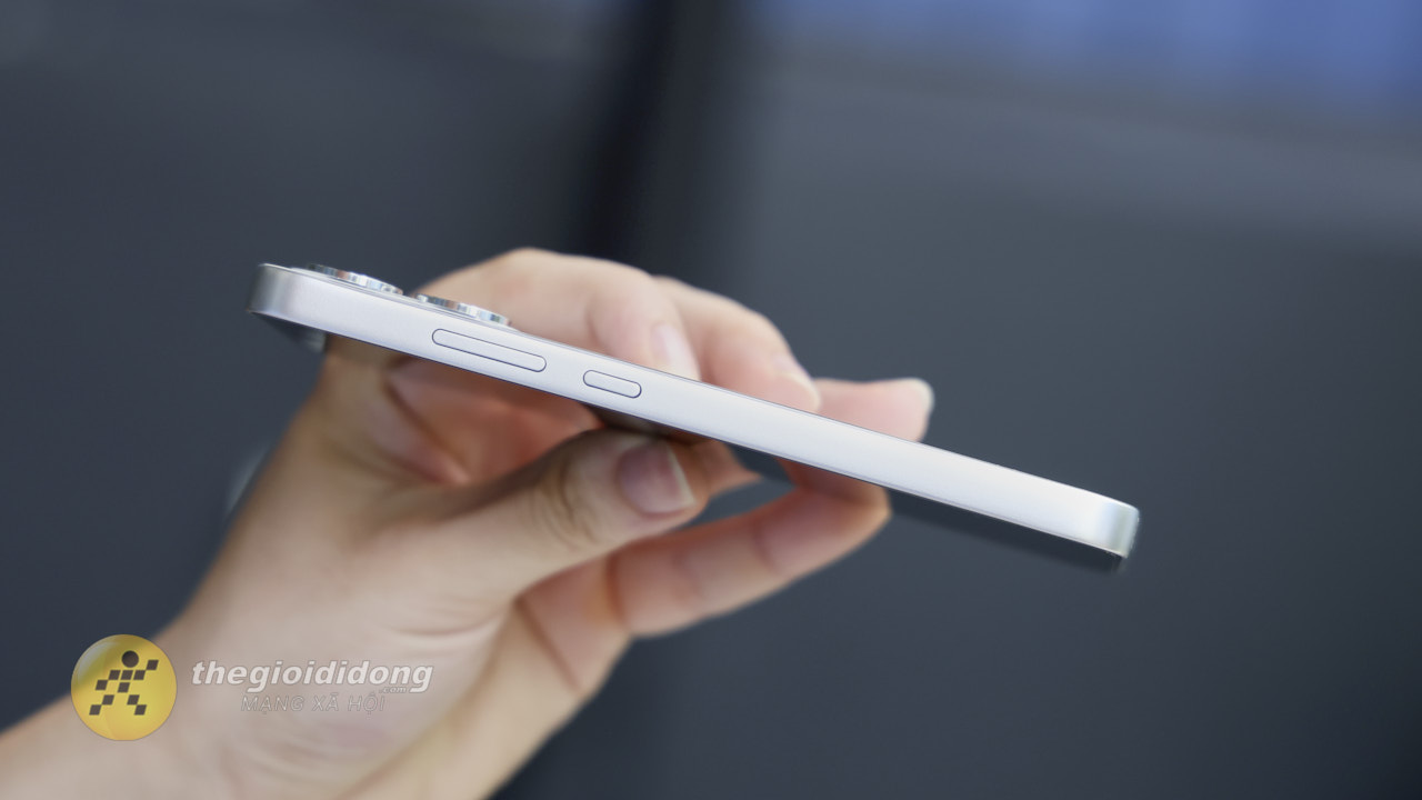 Trên tay OPPO Reno16F 5G Cạnh phải