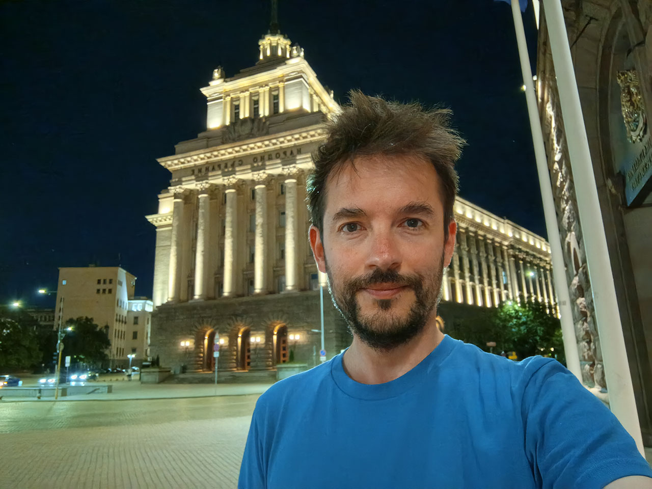 Trên Tay Tecno Pova 8