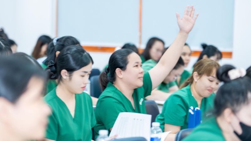 Dược sĩ Nhà thuốc An Khang tích cực tham gia trả lời câu hỏi và trao đổi kiến thức chuyên môn tại chương trình. Dược sĩ Nhà thuốc An Khang tích cực tham gia trả lời câu hỏi và trao đổi kiến thức chuyên môn tại chương trình.
