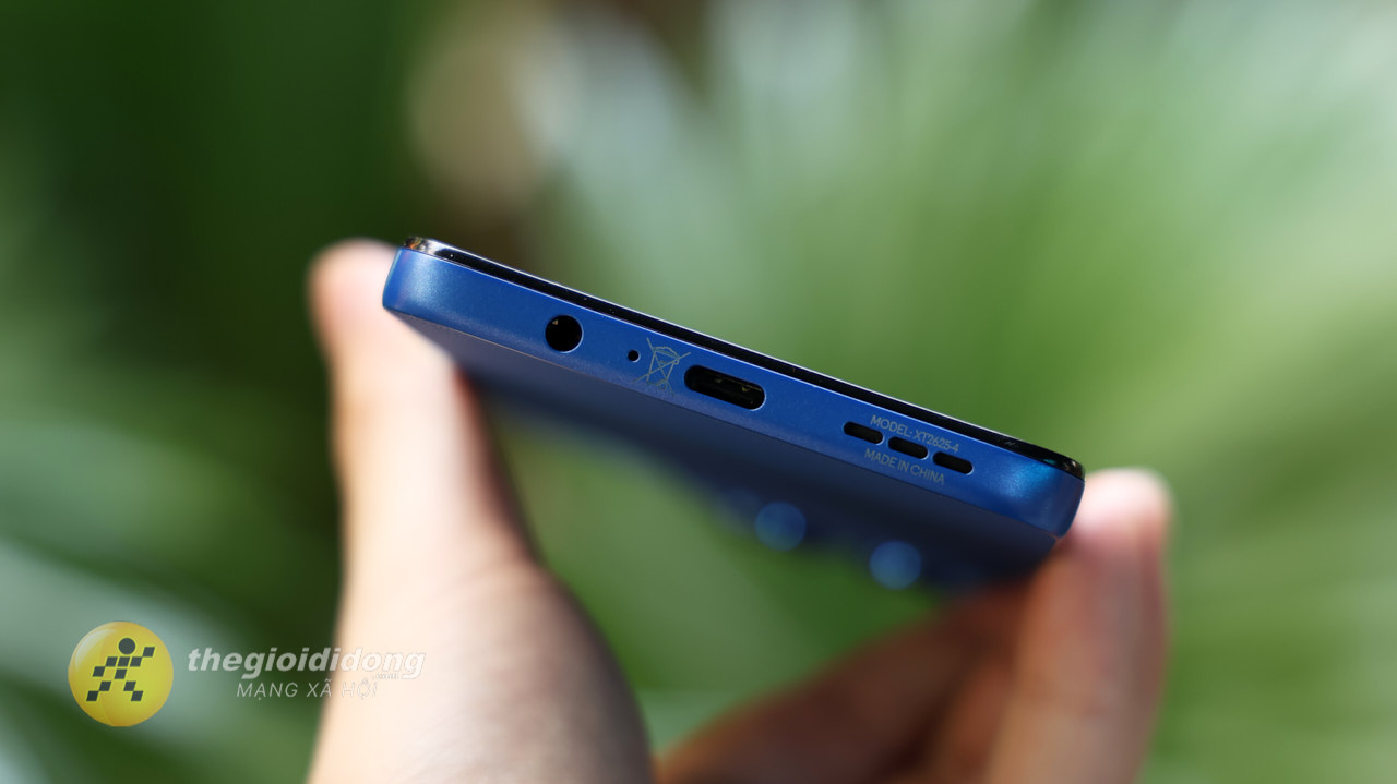 Thiết Kế Motorola G37 5G: Mặt Lưng Giả Da, Hoàn Thiện Tốt Thiết Kế Motorola G37 5G: Mặt Lưng Giả Da, Hoàn Thiện Tốt