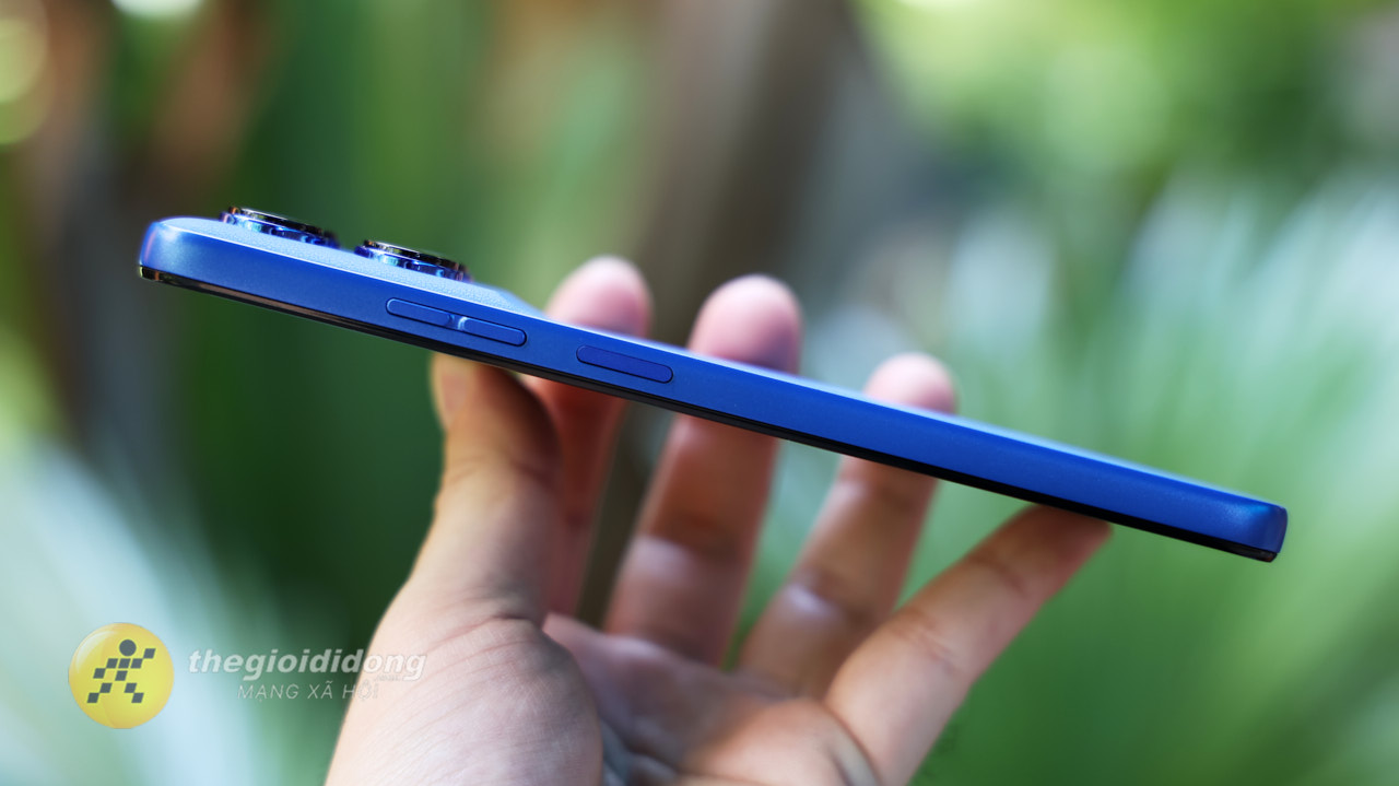Thiết Kế Motorola G37 5G: Mặt Lưng Giả Da, Hoàn Thiện Tốt Thiết Kế Motorola G37 5G: Mặt Lưng Giả Da, Hoàn Thiện Tốt