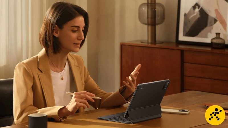 Cả 2 đều tích hợp công nghệ AI, hỗ trợ cuộc họp hiệu quả Cả 2 đều tích hợp công nghệ AI, hỗ trợ cuộc họp hiệu quả