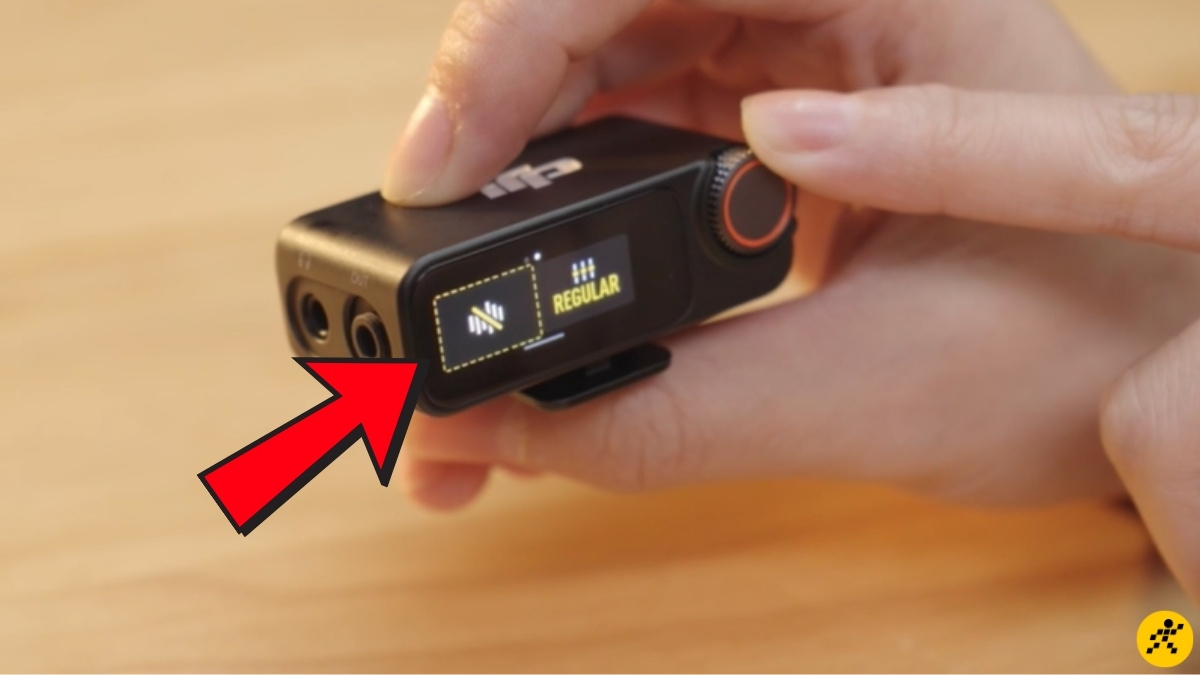 Với DJI Mic 3, bạn có thể điều chỉnh chuyên sâu qua màn hình cảm ứng của bộ thu (RX) Với DJI Mic 3, bạn có thể điều chỉnh chuyên sâu qua màn hình cảm ứng của bộ thu (RX)