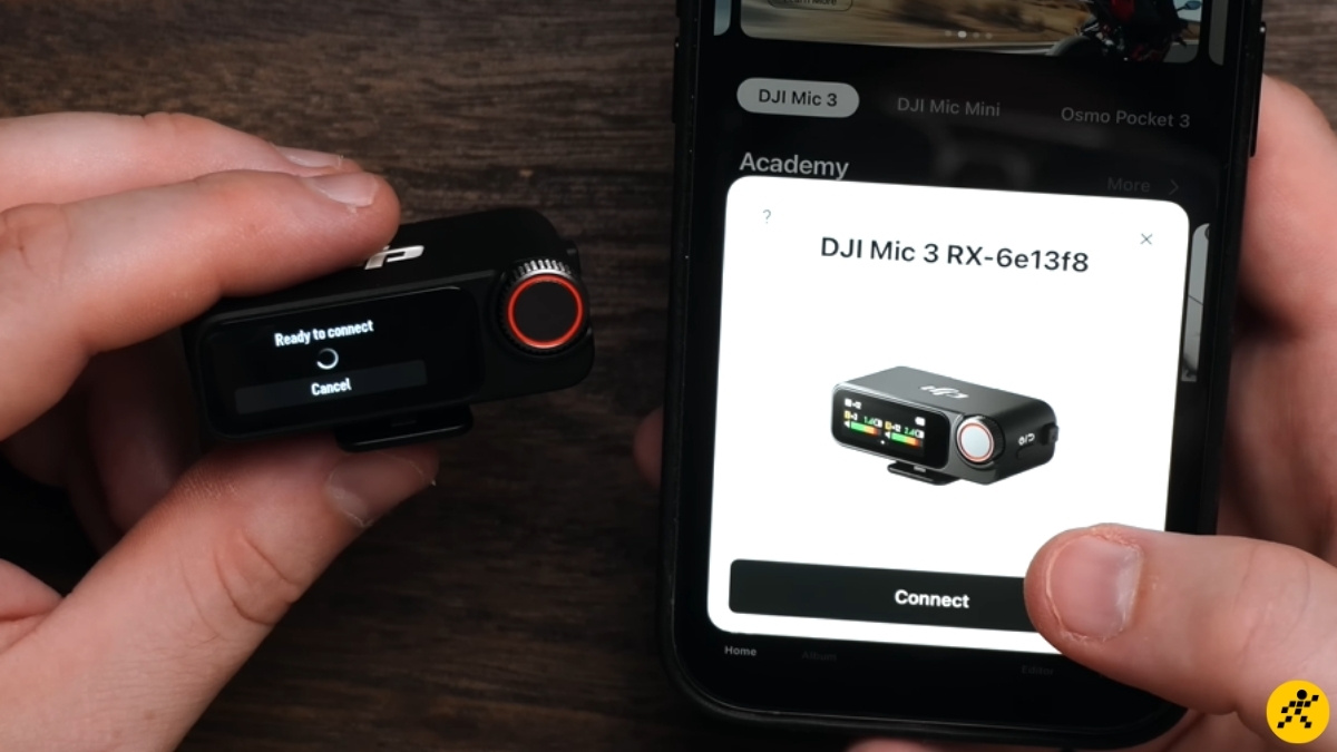 Mở cả bộ thu (RX) và bộ phát (TX), rồi kết nối với điện thoại qua ứng dụng DJI Mimo Mở cả bộ thu (RX) và bộ phát (TX), rồi kết nối với điện thoại qua ứng dụng DJI Mimo