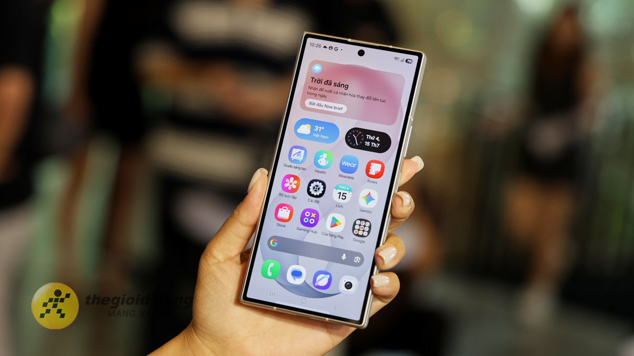Trên Tay Galaxy Z Fold8 Ultra Trên Tay Galaxy Z Fold8 Ultra