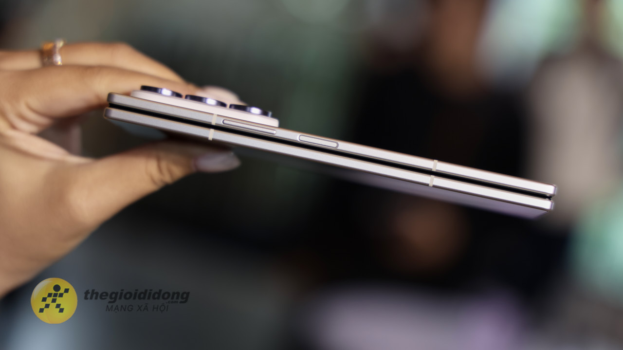 Trên Tay Galaxy Z Fold8 Ultra Trên Tay Galaxy Z Fold8 Ultra
