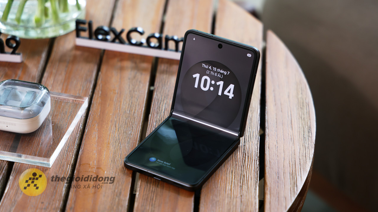 Galaxy Z Flip8 Ra Mắt Galaxy Z Flip8 Ra Mắt