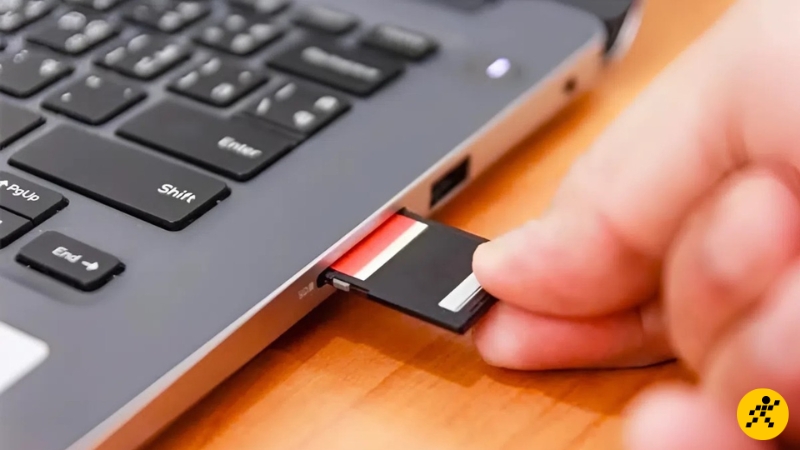 Cắm thẻ nhớ vào laptop qua đầu lọc thẻ chuyên dụng Cắm thẻ nhớ vào laptop qua đầu lọc thẻ chuyên dụng