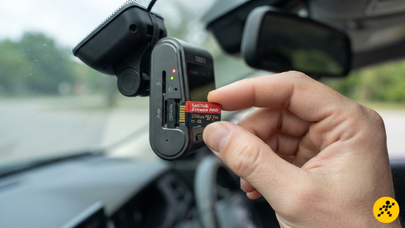 Thay thế bằng một chiếc thẻ nhớ MicroSD chính hãng Thay thế bằng một chiếc thẻ nhớ MicroSD chính hãng