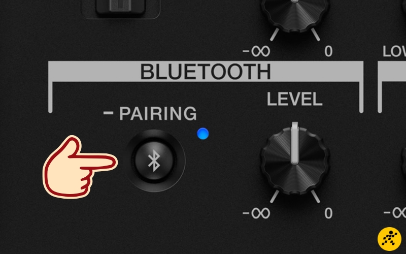 Nhấn giữ nút Pairing về ký hiệu Bluetooth Nhấn giữ nút Pairing về ký hiệu Bluetooth