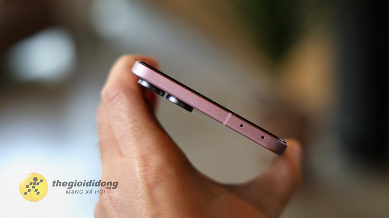 Trên Tay Galaxy Z Flip8 Trên Tay Galaxy Z Flip8