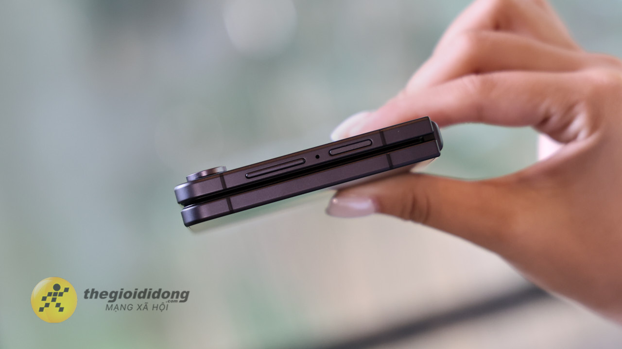 Galaxy Z Flip8 - Chiếc Galaxy Z Flip Mỏng Nhất Và Nhẹ Nhất Từ Trước Đến Nay Galaxy Z Flip8 - Chiếc Galaxy Z Flip Mỏng Nhất Và Nhẹ Nhất Từ Trước Đến Nay