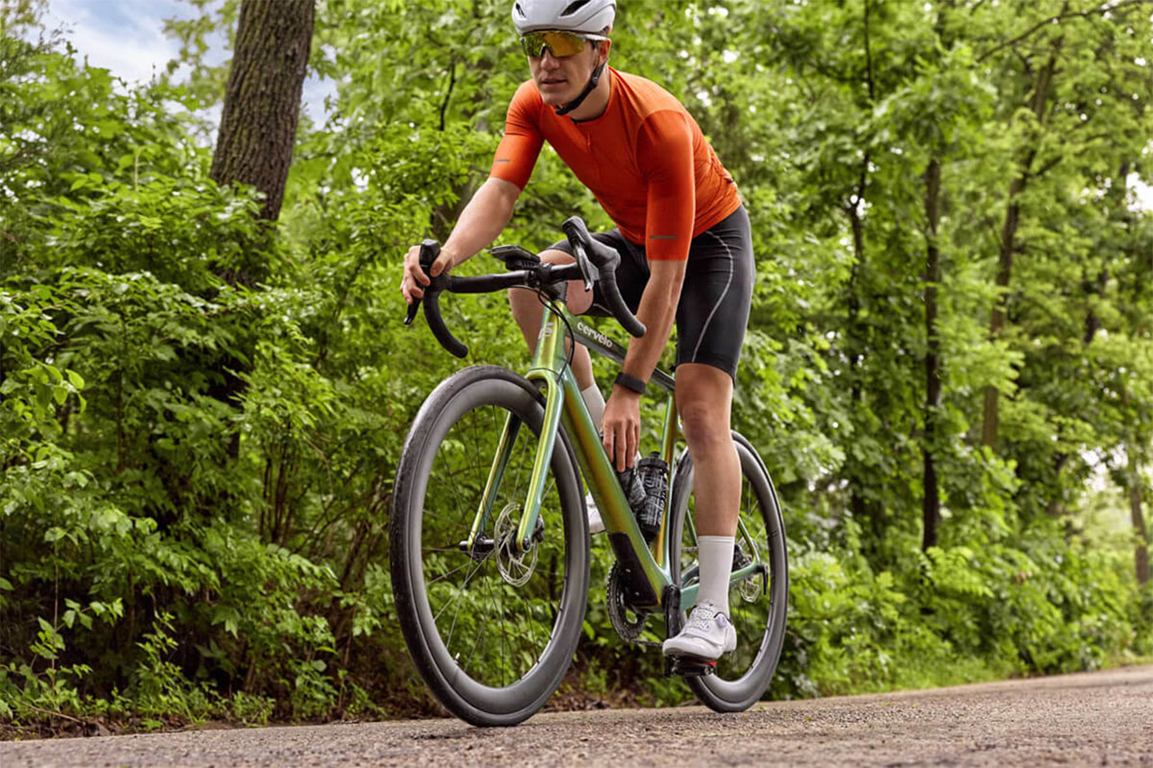 Garmin ra mắt vòng đeo tay thông minh CIRQA