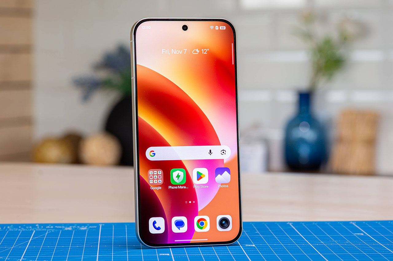 Trên tay realme GT8 Pro 5G Trên tay realme GT8 Pro 5G
