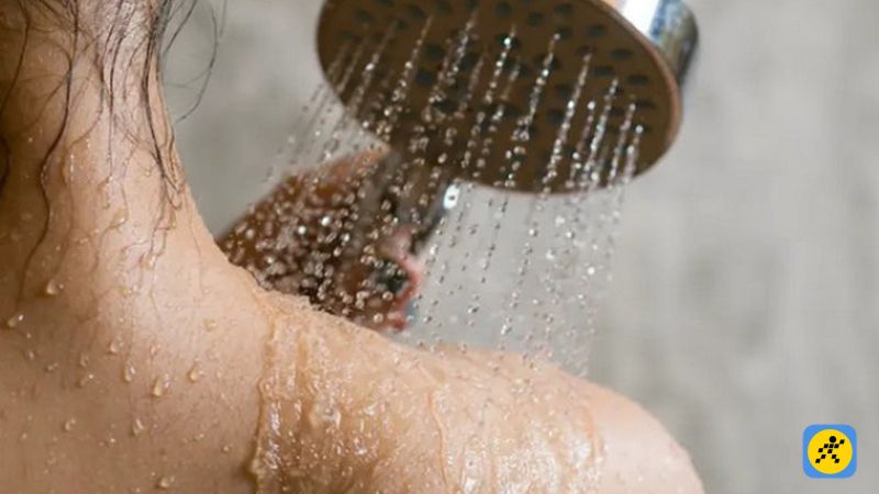 Quy trình bạn có thể tham khảo là Tắm sạch - xông hơi - nghỉ ngơi - lau khô người