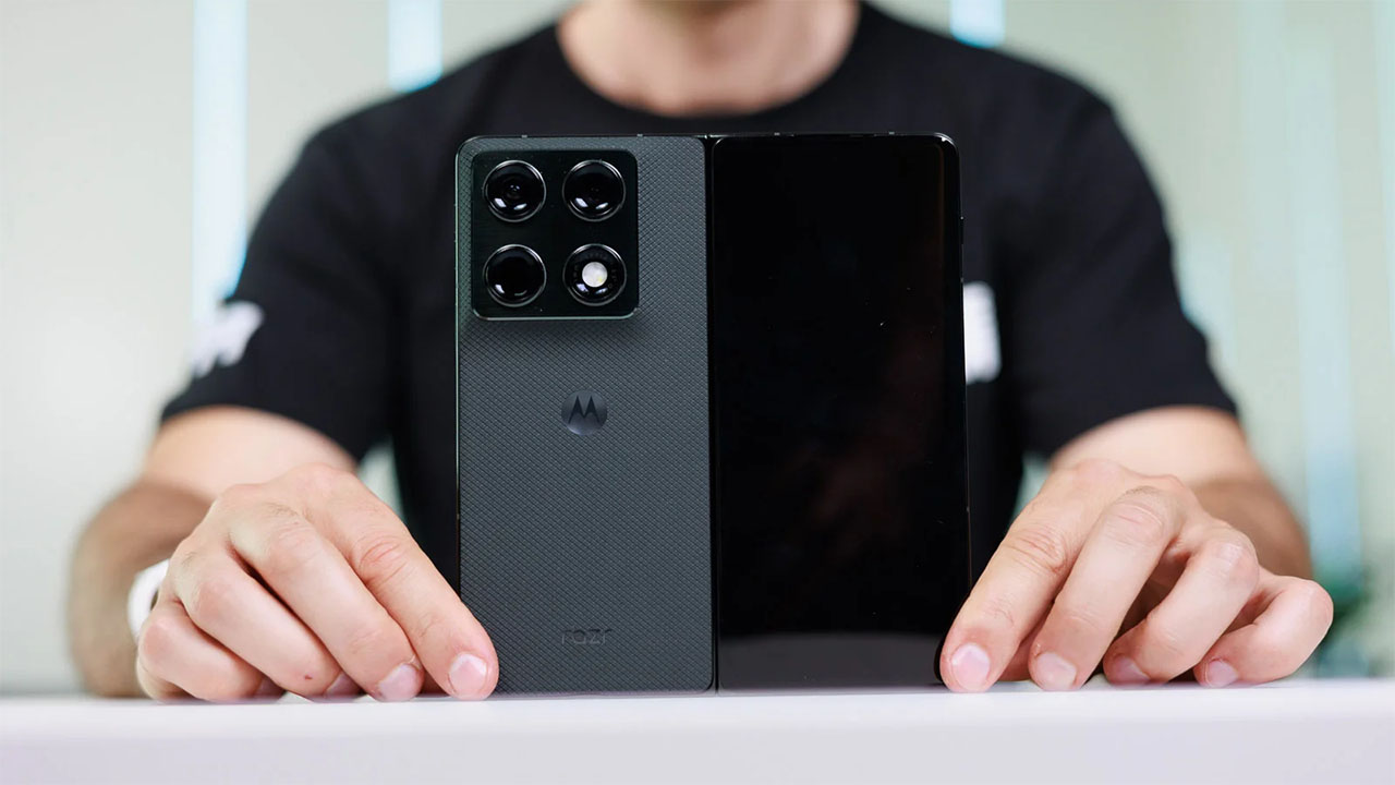 Tất Tần Tật Về Motorola Rarz Fold