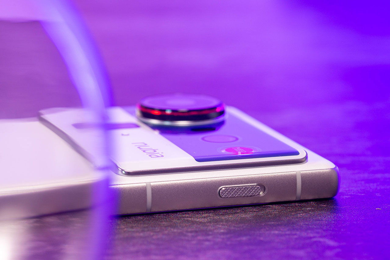 Trên Tay Nubia Z80 Ultra Trên Tay Nubia Z80 Ultra
