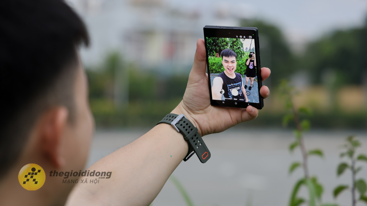 Cụm Camera 50 Mp Bắt Trọn Khoảnh Khắc, Linh Hoạt Mọi Góc Độ