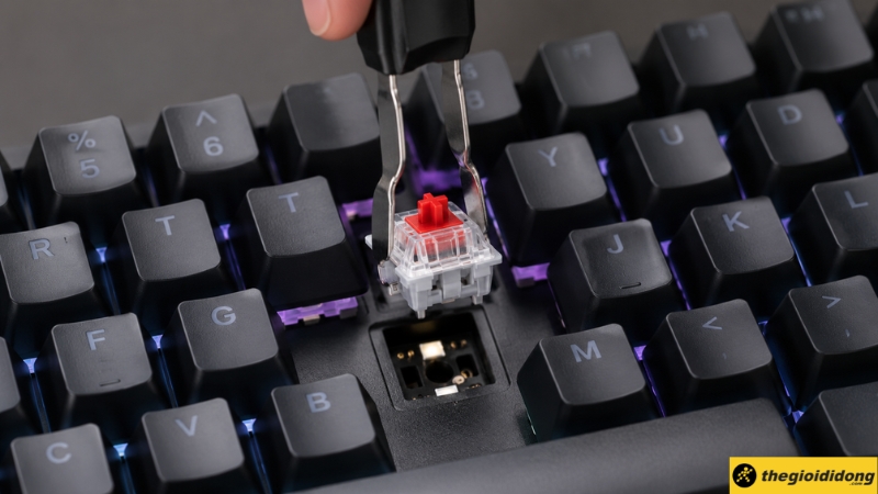Sử dụng switch puller th&aacute;o switch khỏi mạch hotswap