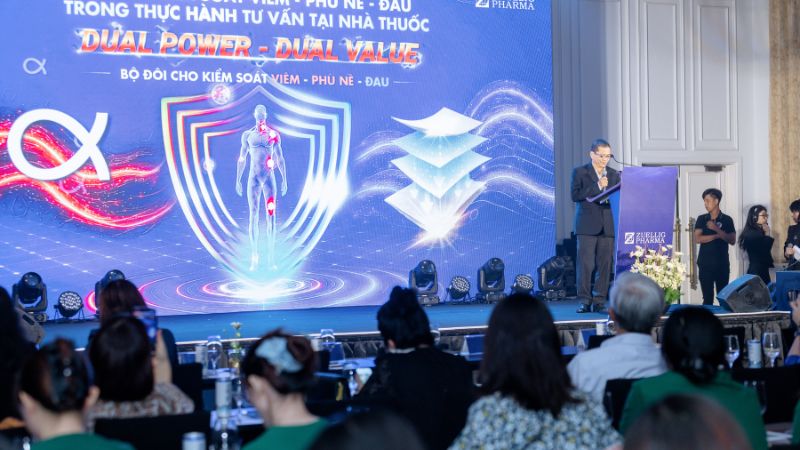 Đại diện chương trình chia sẻ tại buổi sinh hoạt khoa học “Tối ưu kiểm soát viêm - phù nề - đau trong thực hành tư vấn tại nhà thuốc” do Zuellig Pharma tổ chức. Đại diện chương trình chia sẻ tại buổi sinh hoạt khoa học “Tối ưu kiểm soát viêm - phù nề - đau trong thực hành tư vấn tại nhà thuốc” do Zuellig Pharma tổ chức.