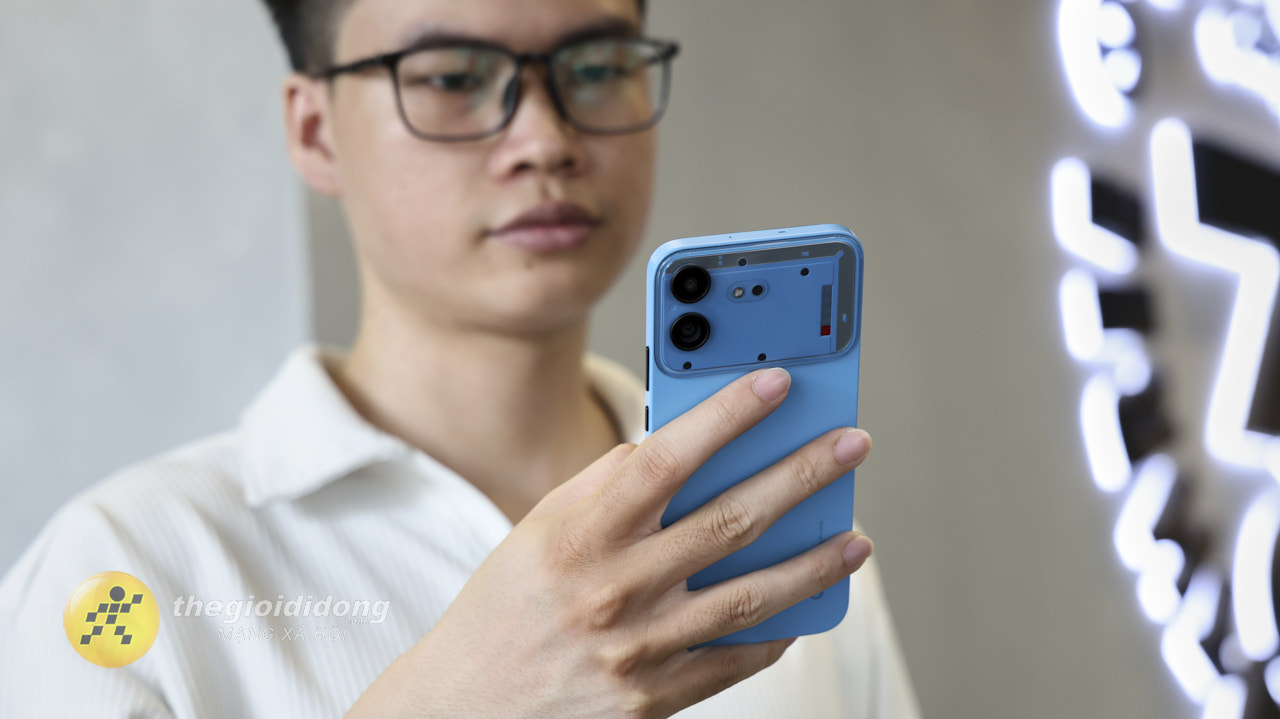 Trên tay Nothing Phone (4b) chính hãng Trên tay Nothing Phone (4b) chính hãng