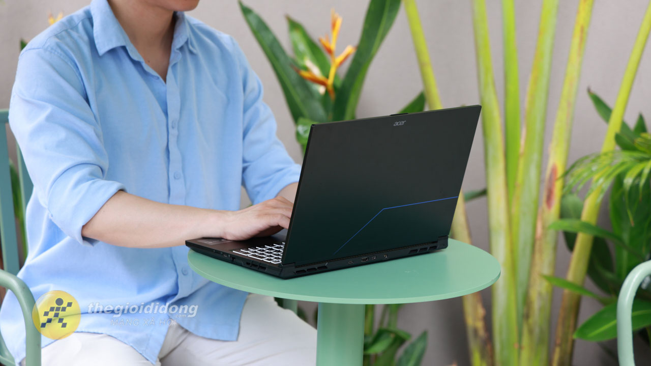 Trên tay Acer Gaming Aspire 7 A715-59G-59RD Trên tay Acer Gaming Aspire 7 A715-59G-59RD