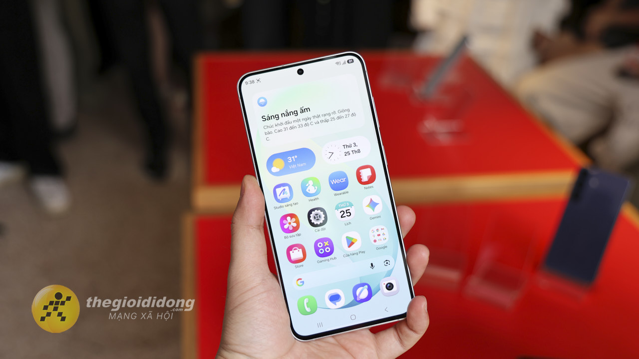 Màn hình 6.7 inch Dynamic LTPO AMOLED Màn hình 6.7 inch Dynamic LTPO AMOLED