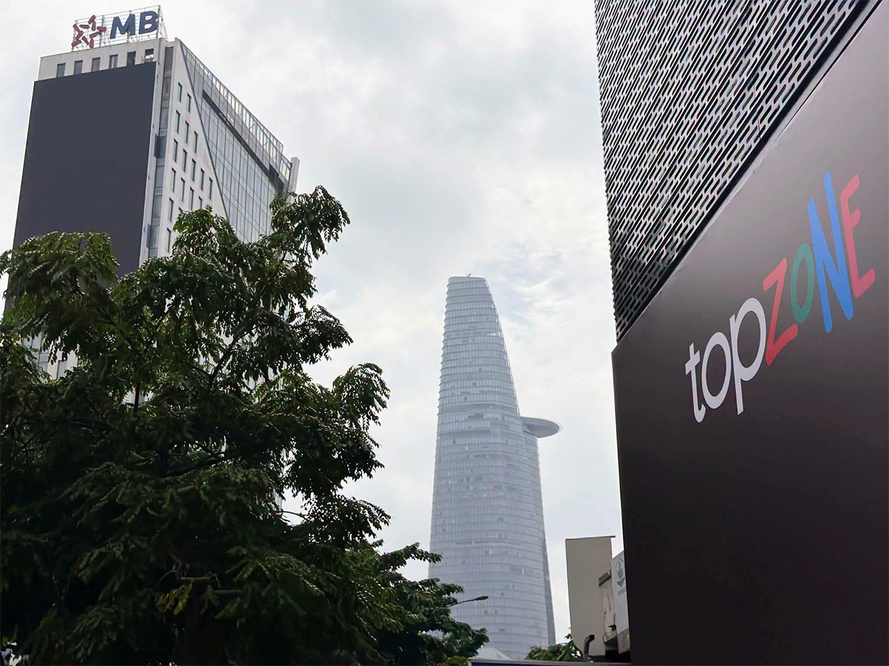 TopZone Hàm Nghi chính thức khai trương TopZone Hàm Nghi chính thức khai trương