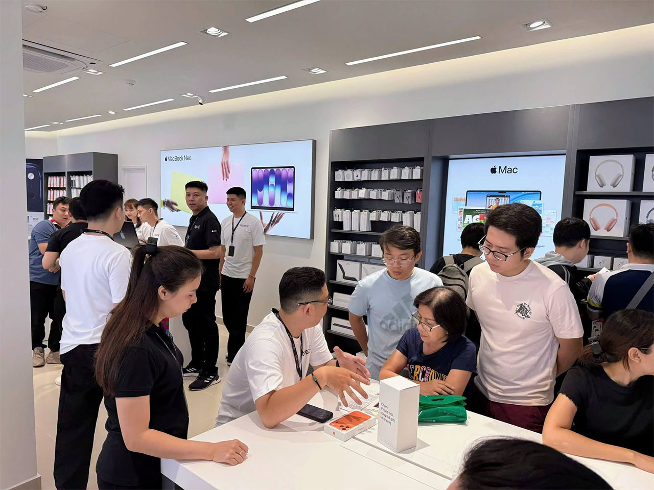 TopZone Hàm Nghi chính thức khai trương TopZone Hàm Nghi chính thức khai trương
