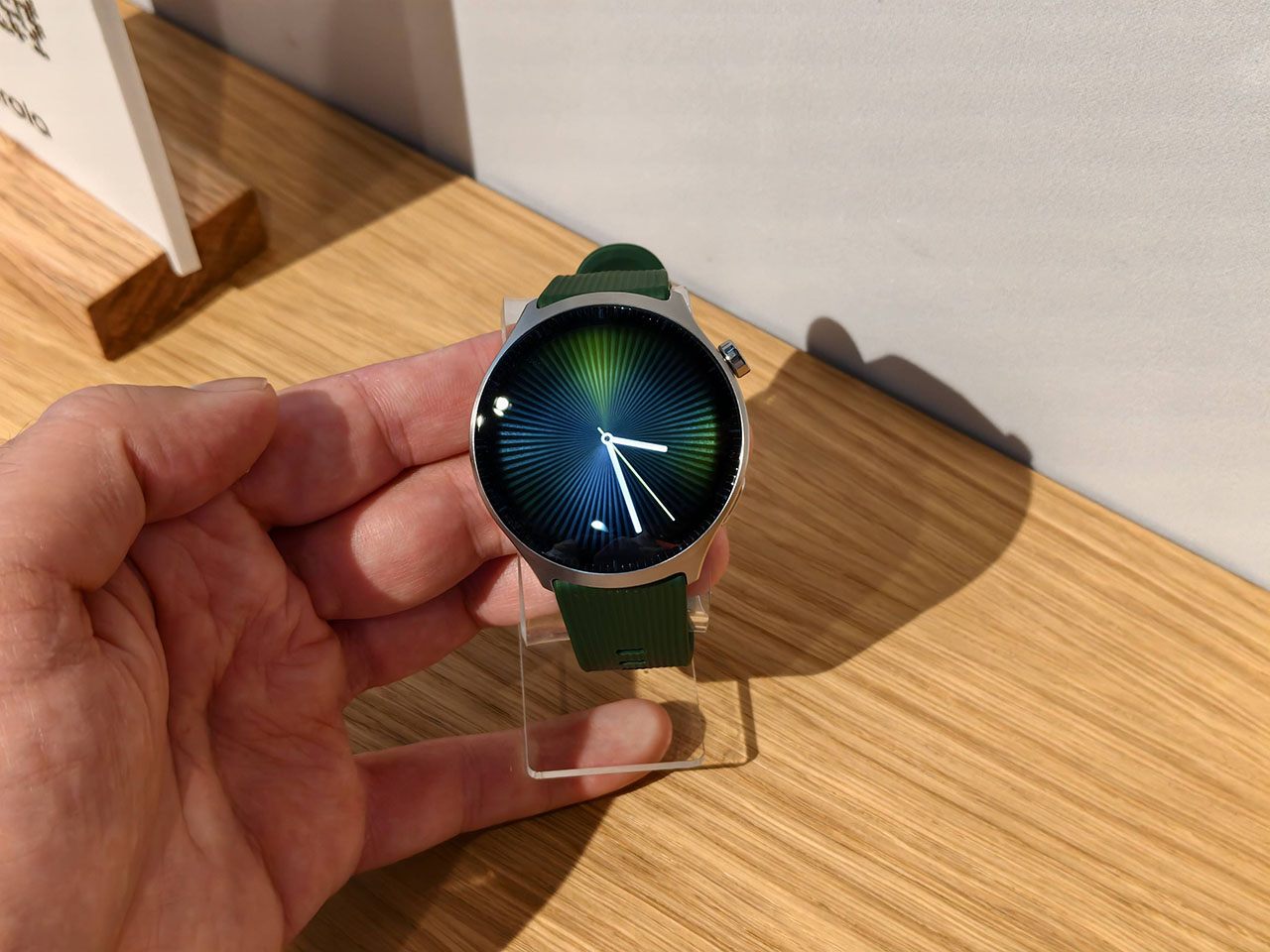 motorola moto Watch Ultra ra mắt motorola moto Watch Ultra ra mắt
