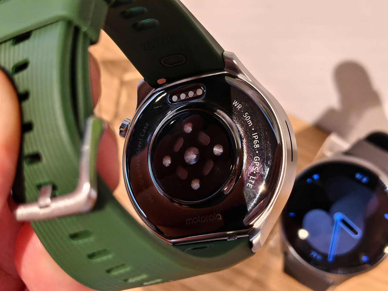motorola moto Watch Ultra ra mắt motorola moto Watch Ultra ra mắt