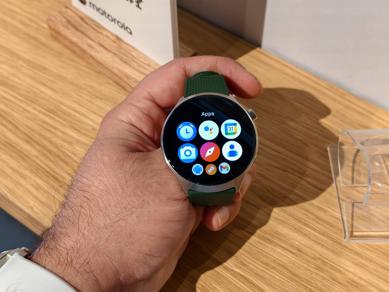motorola moto Watch Ultra ra mắt motorola moto Watch Ultra ra mắt