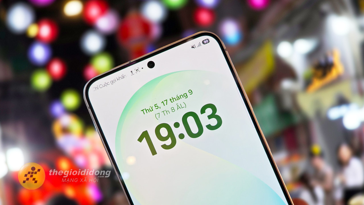 Bắt Trọn Khoảnh Khắc Xuyên Đêm Cùng Viên Pin 4.900 Mah