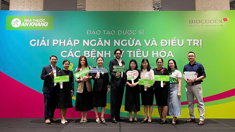 Đại diện Nhà thuốc An Khang cùng Biocodex tại chương trình đào tạo, cập nhật kiến thức về bệnh lý tiêu hóa và tư vấn probiotic trong thực hành nhà thuốc. Đại diện Nhà thuốc An Khang cùng Biocodex tại chương trình đào tạo, cập nhật kiến thức về bệnh lý tiêu hóa và tư vấn probiotic trong thực hành nhà thuốc.