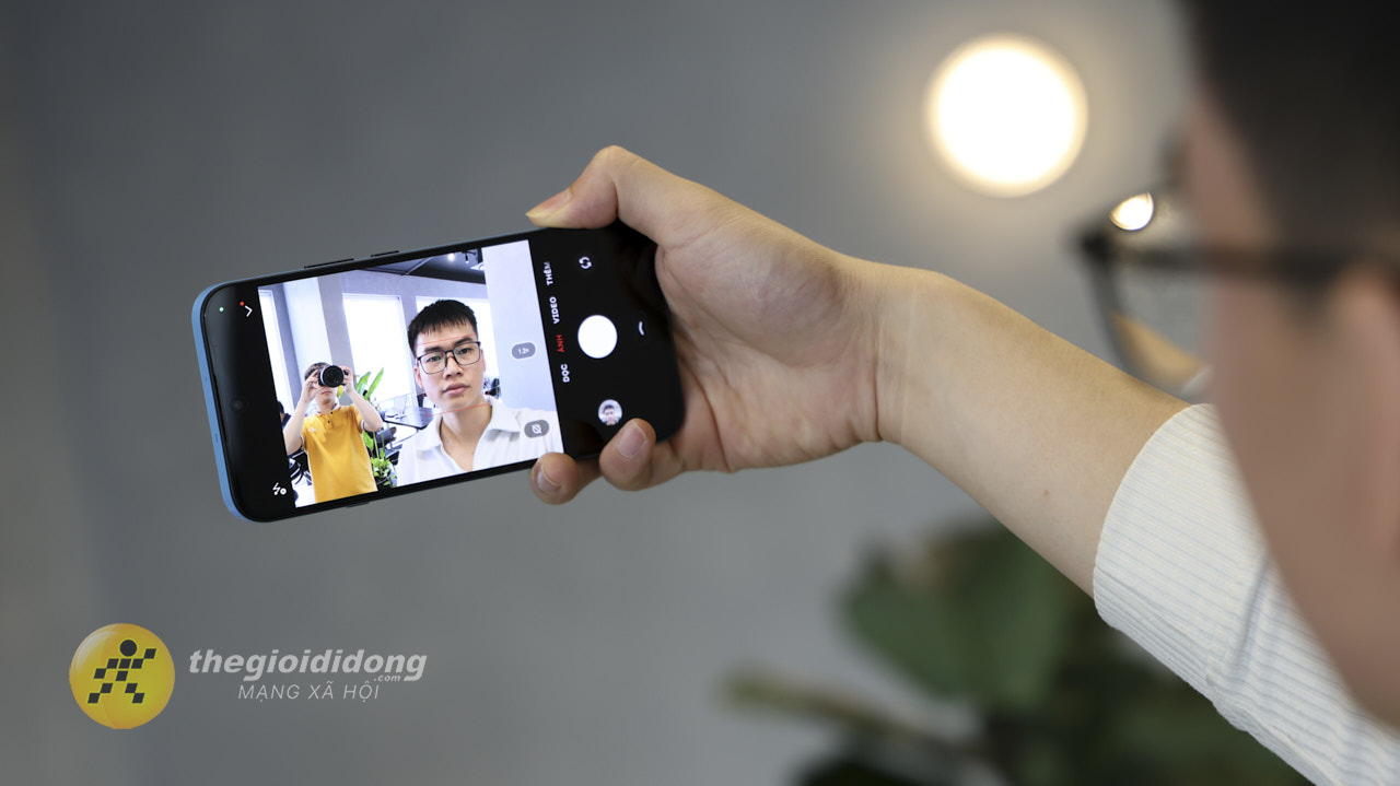 Đánh Giá Nothing Phone (4B)