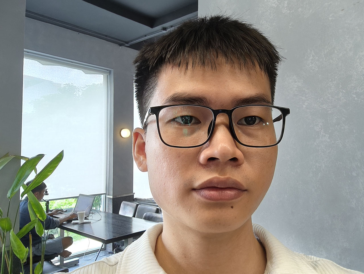 Đánh Giá Nothing Phone (4B)
