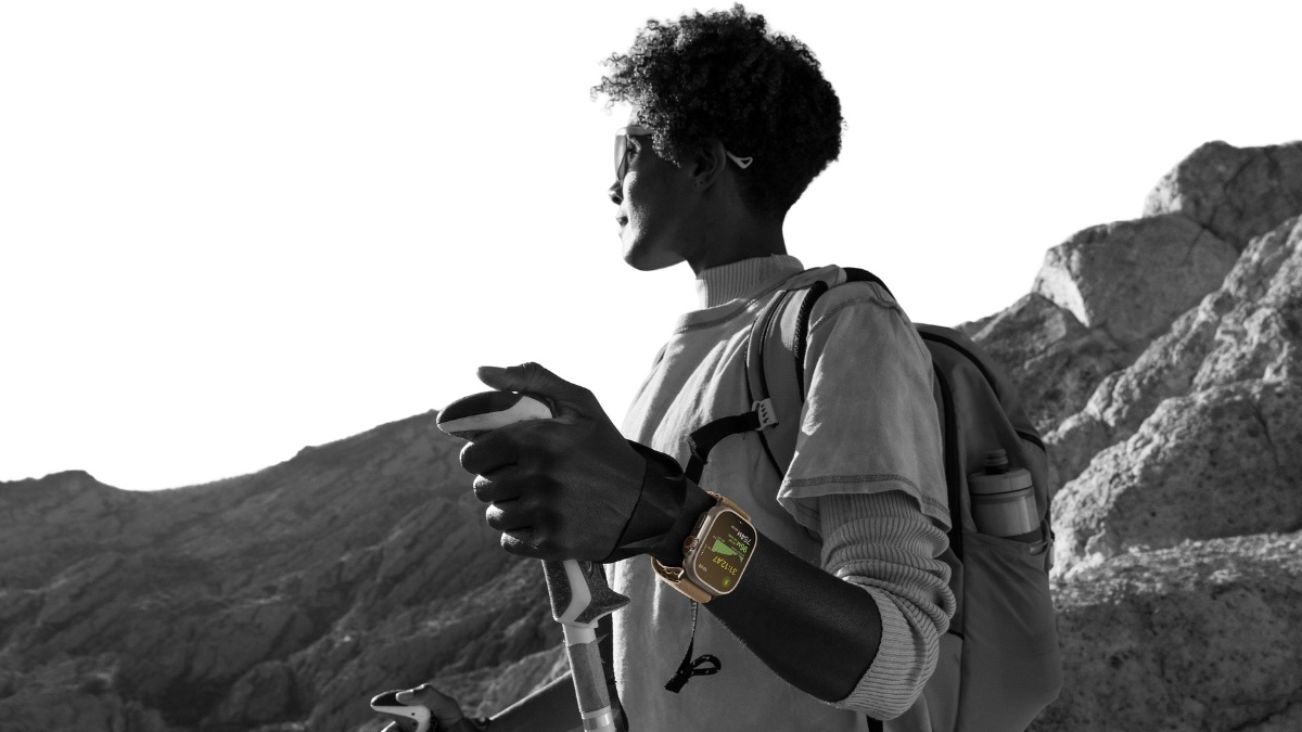Apple Watch Ultra 4 đồng hành cùng người leo núi nhờ pin dùng được nhiều giờ liên tục (Ảnh: Apple) Apple Watch Ultra 4 đồng hành cùng người leo núi nhờ pin dùng được nhiều giờ liên tục (Ảnh: Apple)