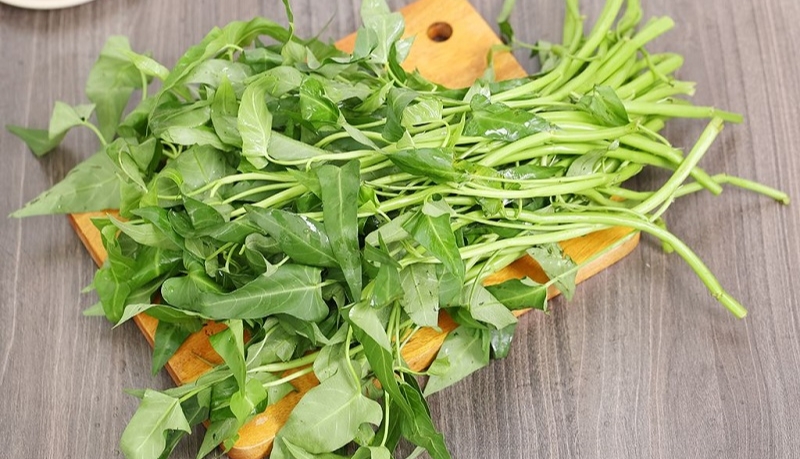 Chọn rau muống tươi ngon, an toàn cho bé Chọn rau muống tươi ngon, an toàn cho bé