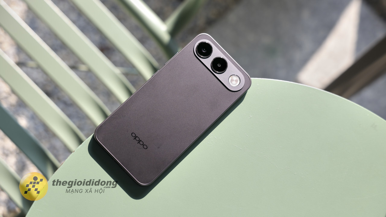 Trên Tay Oppo A7 Pro