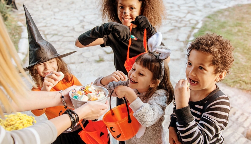 Cách chơi Trick or Treat vô cùng đơn giản Cách chơi Trick or Treat vô cùng đơn giản